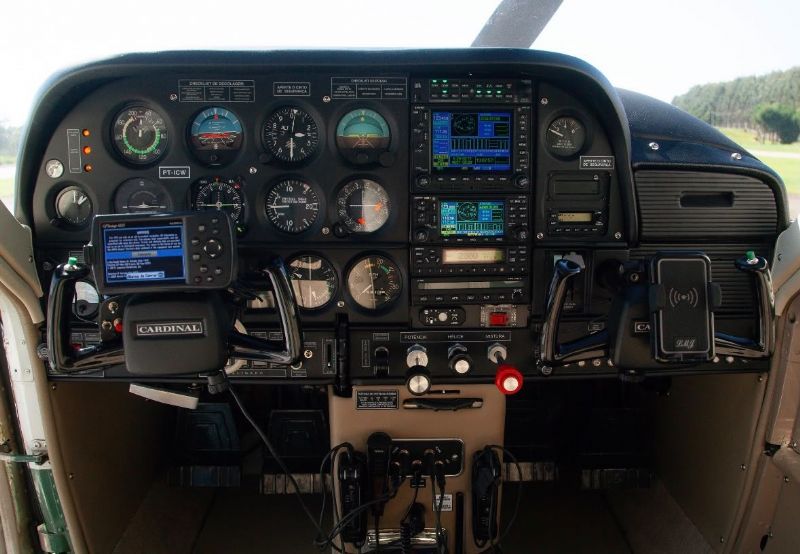 Cessna 177 177RG Cardinal 200HP 1972, photo 2