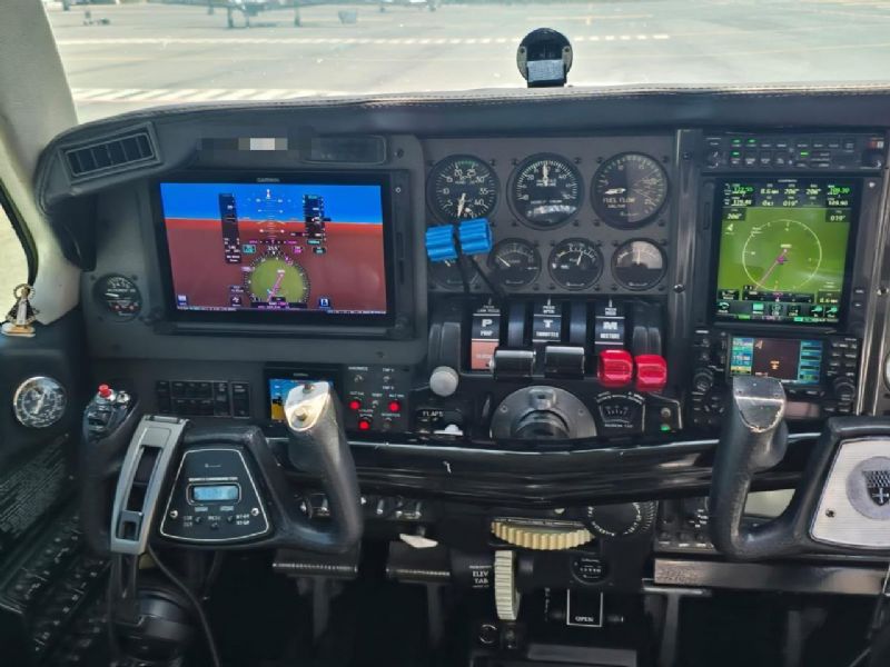 Beechcraft Baron BE-58 1982, photo 2