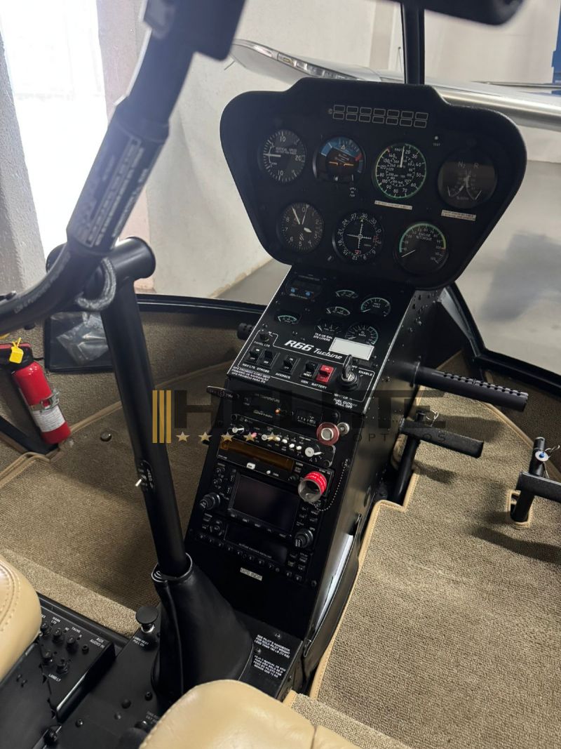 Robinson R66 - Turbine 2012, photo 2