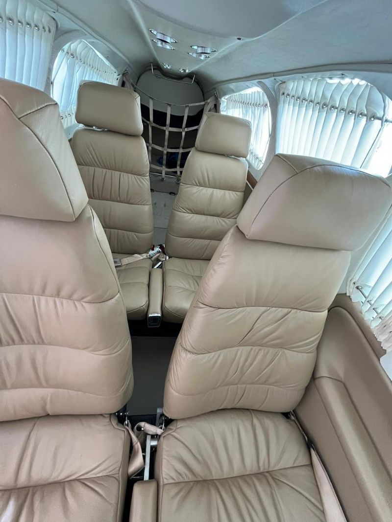 BEEChCRAFT Baron 95 B55 1981, photo 3