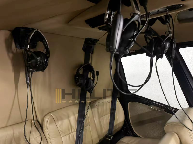 Robinson R66 - Turbine 2012, photo 3