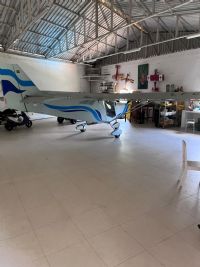 Interior - BELA CASA / HANGAR - CASA COM HANGAR NA FAZENDA BONANZA - SP