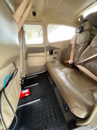 Interior - CESSNA - 182