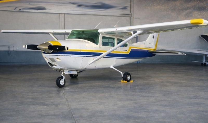 CESSNA - 182RG