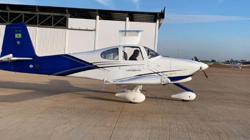 VANS AIRCRAFT - RV-10