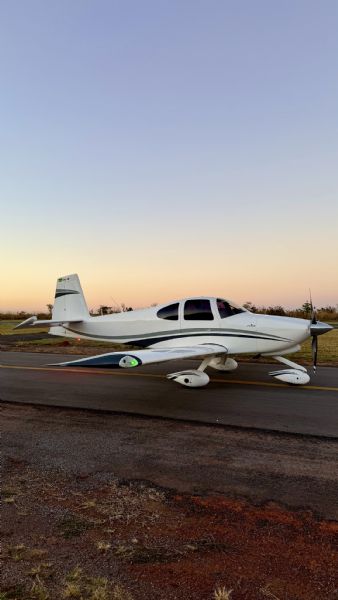 VANS AIRCRAFT - RV-10 FLYER