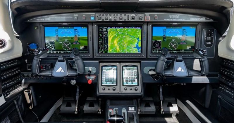 PIPER - M600