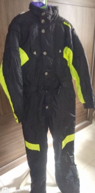 VENDO - MACACÃO DE NYLON IMPORTADO PARAQUEDISMO MOTOCICLISMO E VÔO