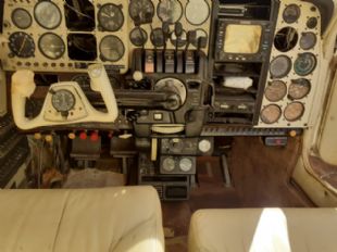 VENDO - PEÇAS DE UMA AERONAVE BAROM BE 58 PRESSURIZADO