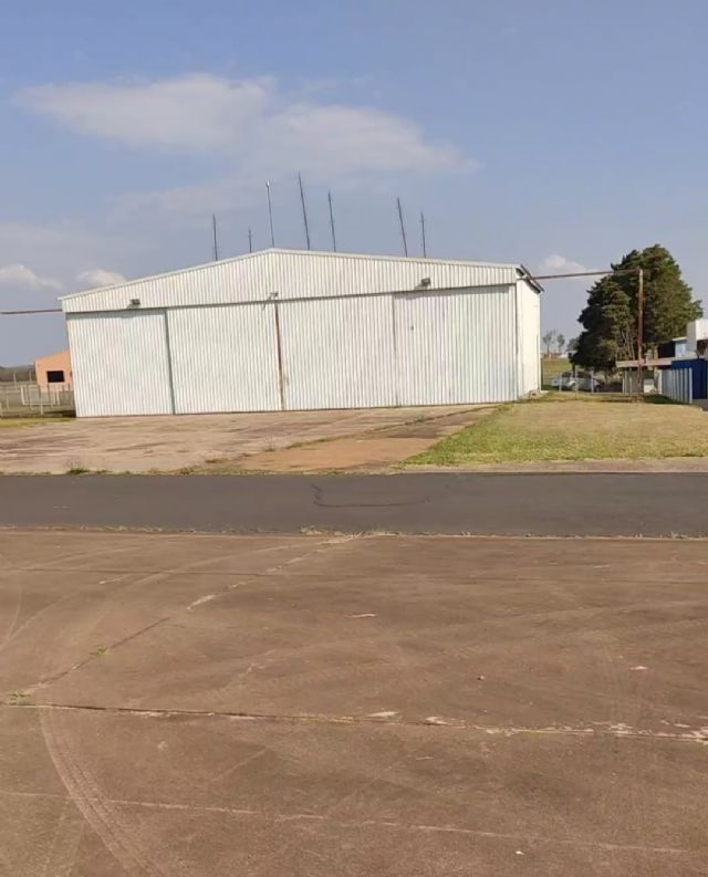 VENDO - EMPRESA COM HANGAR