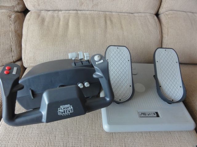 FLIGHT SIM YOKE (MANCHE) E PEDAIS - IPRO CH