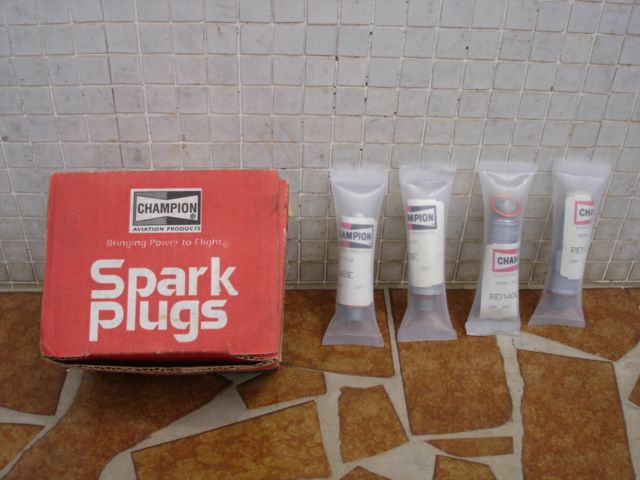 VENDO VELAS R22/44 - CHAMPION