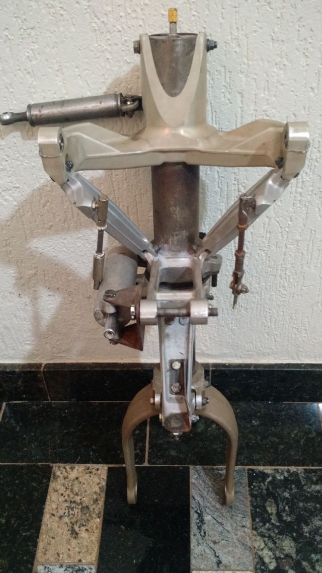 VENDO BEQUILHA COMPLETA CESSNA 210 - CESSNA